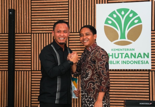 Baliho Dicabut, Pekanbaru Hijau: Apresiasi Menhut untuk Wali Kota