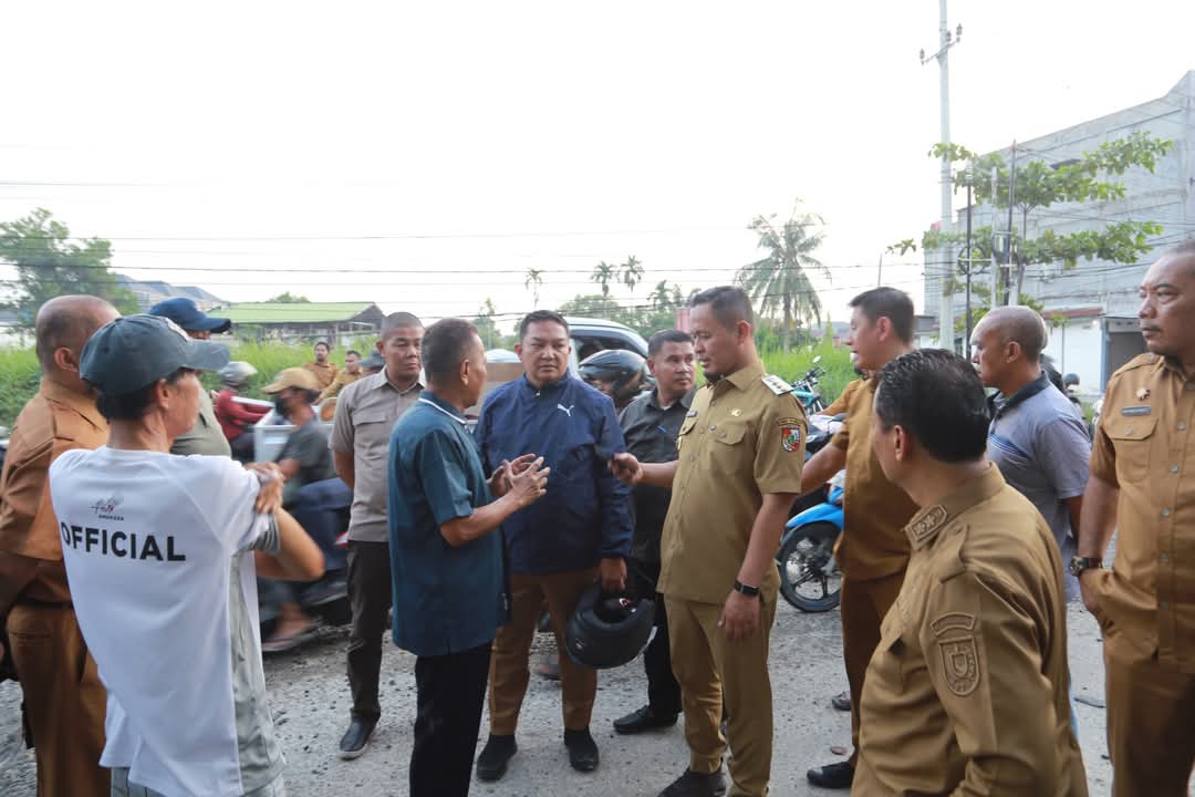 Wako Pekanbaru Minta Perbaikan Dipercepat, Tinjau Jalan Darma Bakti