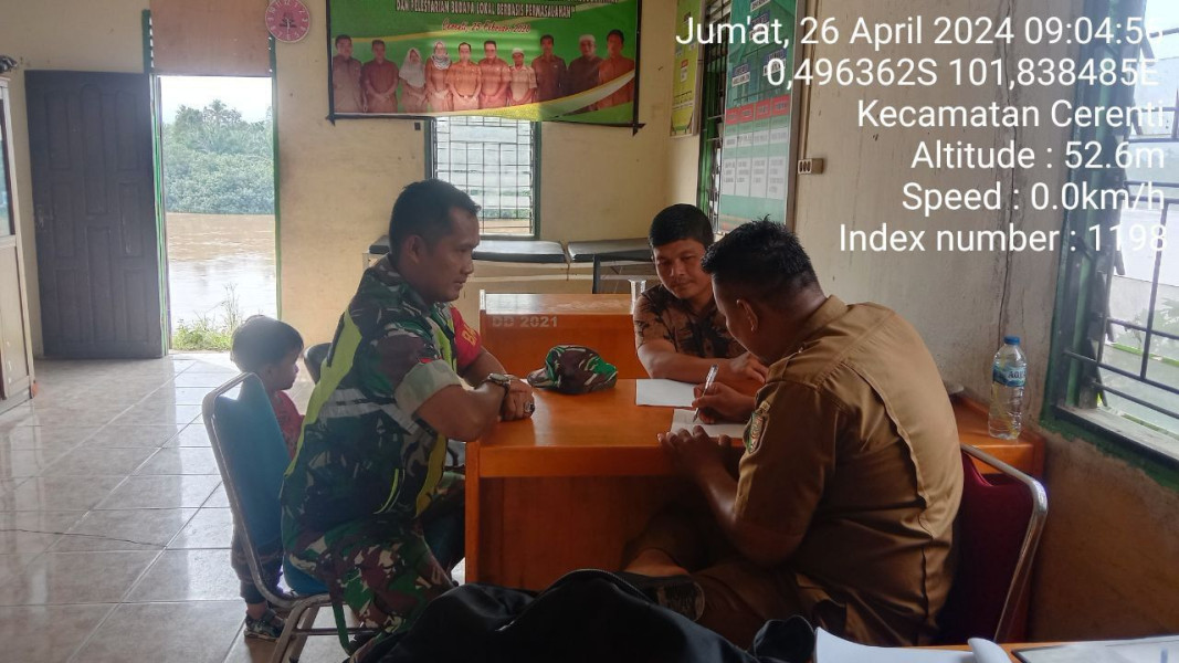 Babinsa Koramil 06/Cerenti Kodim 0302/Inhu Komsos Di Desa Tanjung Medan  Tentang Perubahan Cuaca 