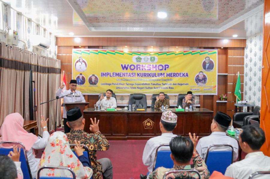 Bupati Buka Workshop Implementasi Kurikulum Merdeka Bagi Guru dan Peserta PPG Bidang Studi Agama Islam