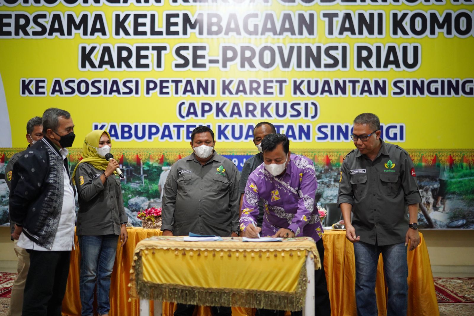 Plt Bupati Kuansing Suhardiman Amby Dorong Peningkatan Harga Karet Melalui Apkarkusi