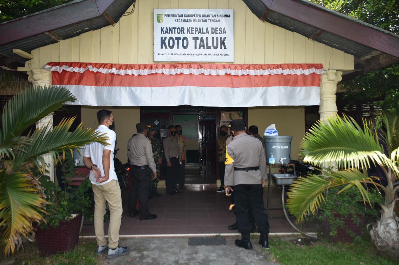 Polda Riau Kunjungi Polres Kuansing Dalam Kegiatan Penanganan Penyebaran Cov -19 dan PPKM Skala Mikro di Wilkum Polres Kuansing