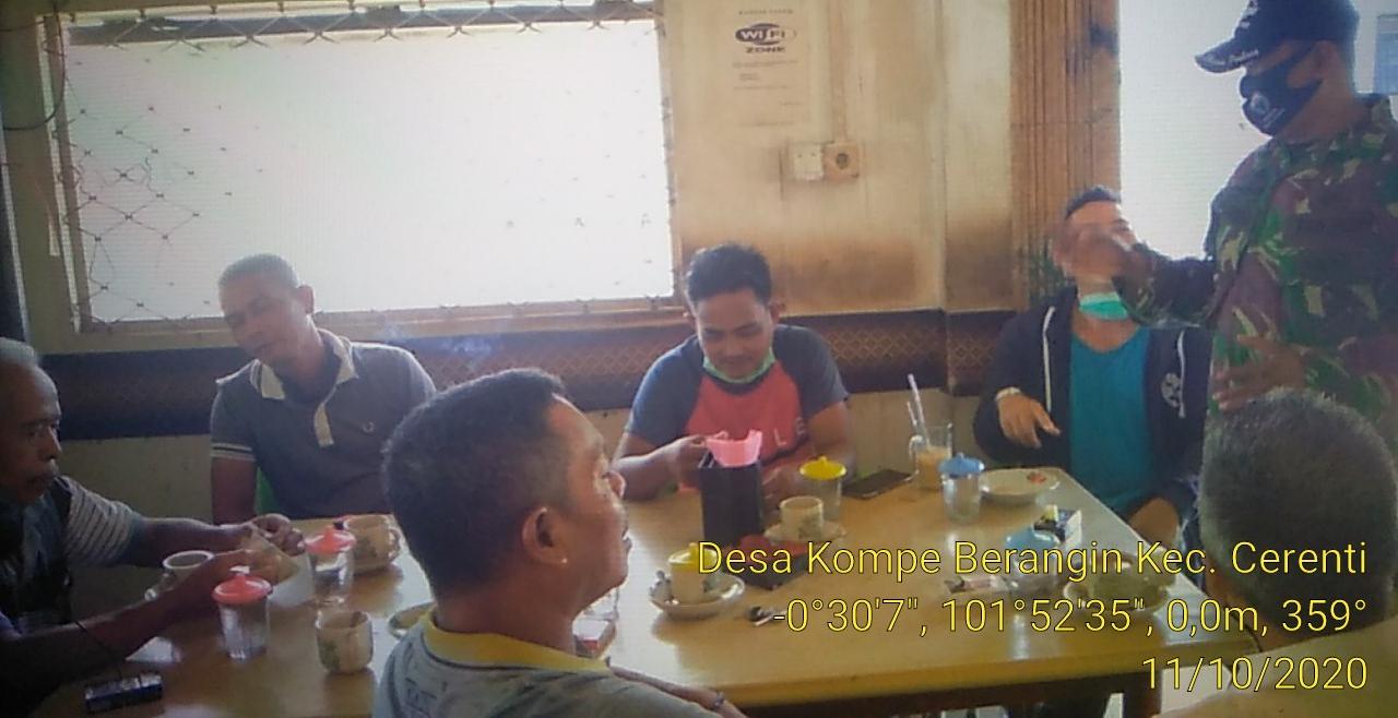 Cegah Virus Corona, Babinsa Koramil 06/Cerenti Melakukan Komsos Dan Sosialisasi  Covid-19