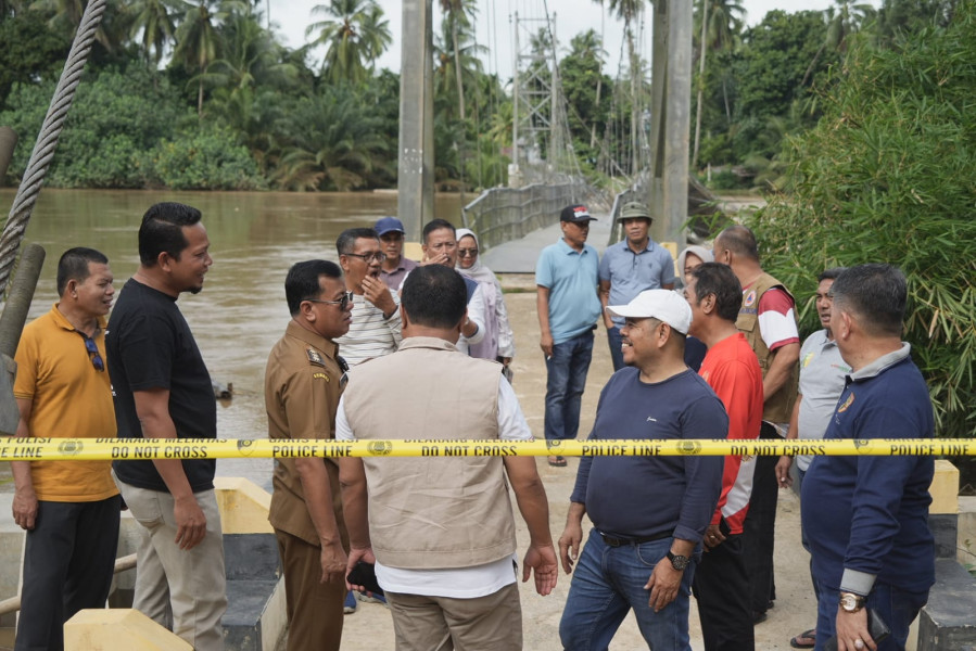 Keseriusan Bupati Terkait Perbaikan Jembatan Gantung Peboun Berbuah Manis,  Tim Kementerian PU Sambangi Lokasi Jembatan Gantung