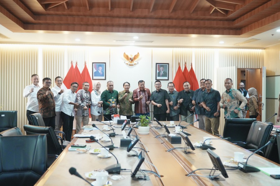 Menhut Raja Juli Antoni Responsif Terhadap Usulan Pemkab Kuansing, Lahan 3.800 Hektare Diusulkan Masuk Program TORA