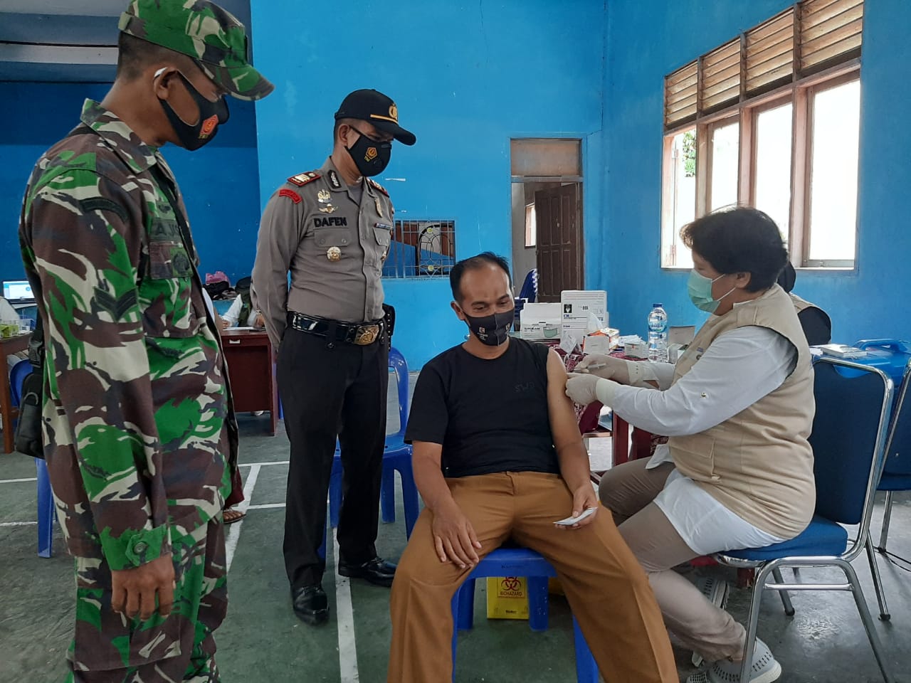 Polsek Ukui dan Puskesmas Lakukan Vaksinasi di Desa Lubuk Kembang Sari